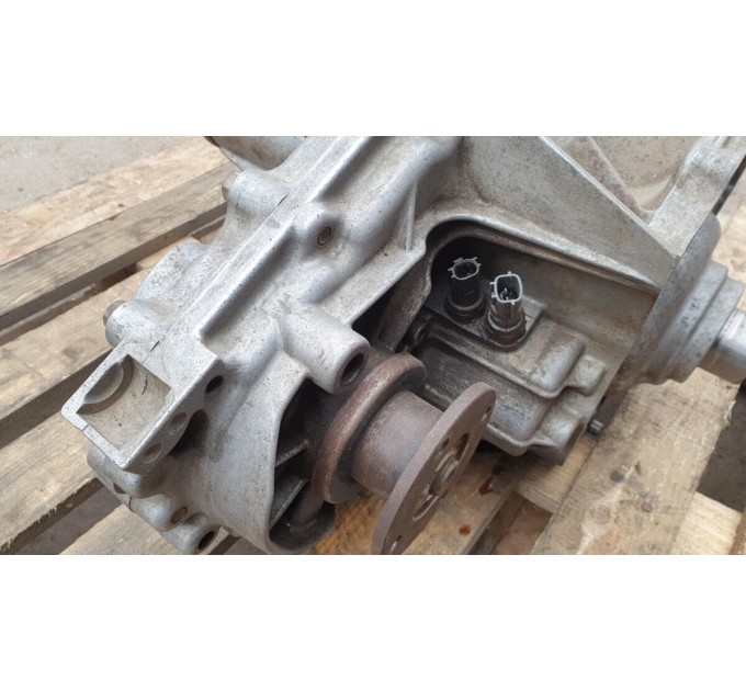 Роздавальна коробка 33100EA301 Nissan Navara D40 2005-2012