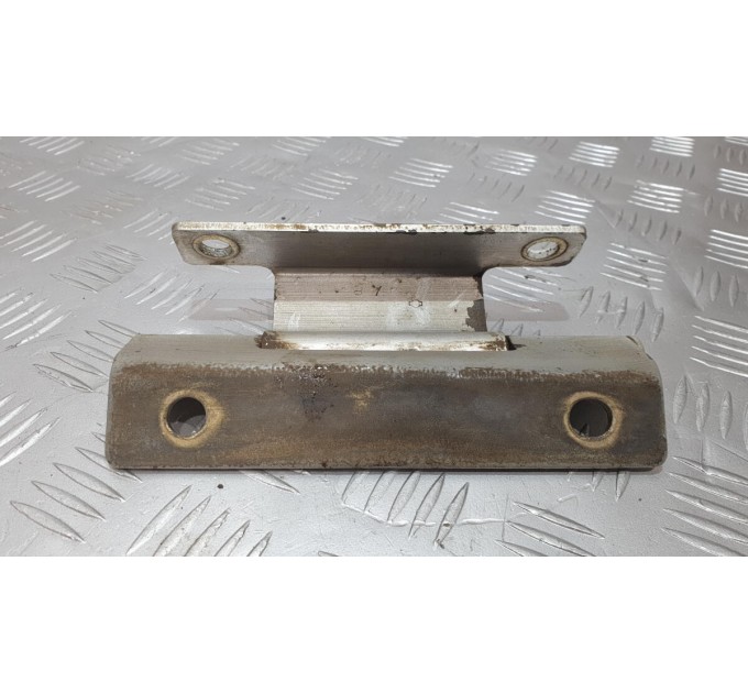 Петля заднего борта K3470JR0MA Nissan Navara D40 2005-2012