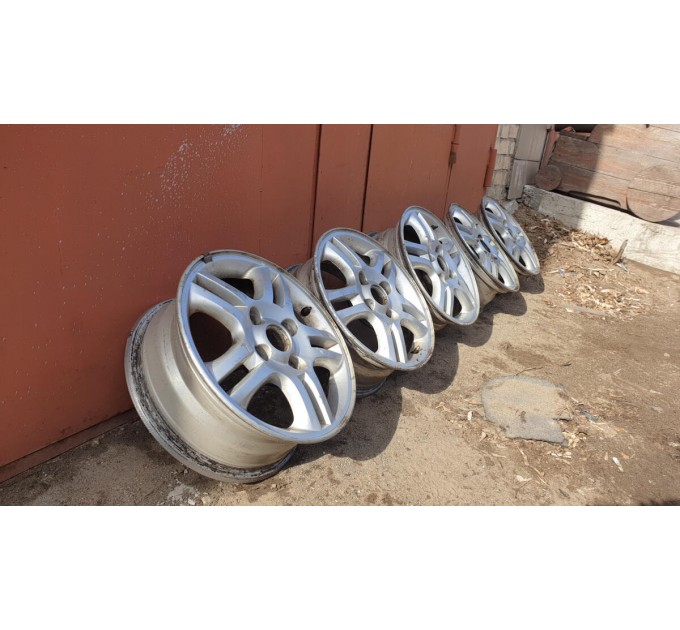 Диск литой Hyundai/Kia R15 6j ET43 4X100 529102F600