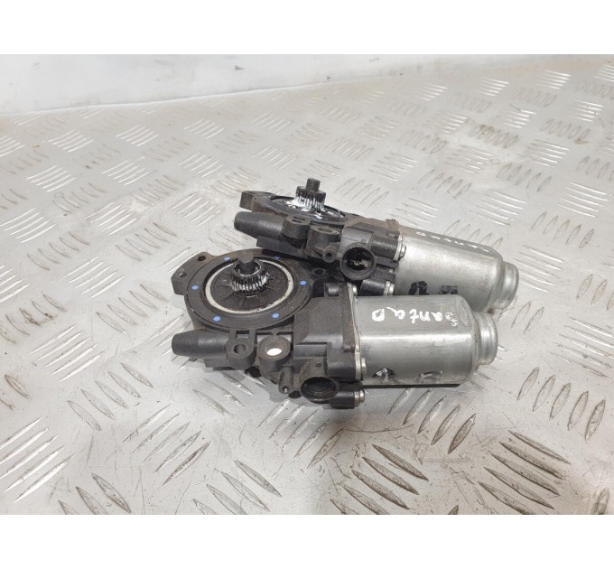 Моторчик склопідйомника задній правий Hyundai Santa Fe (2006-2012) 834602B000