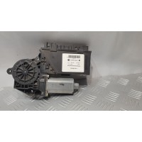 Мотор стеклоподемника передний правый Audi A4 B6 (2000—2004) 130821765