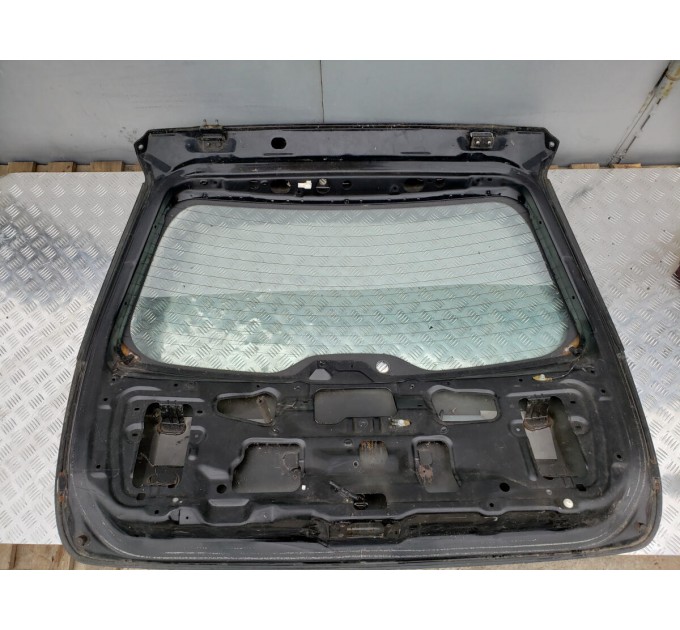 Крышка багажника (ляда)  MN186428 Mitsubishi Grandis 2004-2011