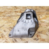 Кронштейн подушки двигателя правый BMW F30 2012-2019 22116781234