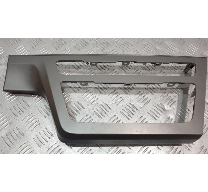 Накладка панели климатконтроля торпедо консоли Hyundai Sonata LF 2014-2019 84745C2250