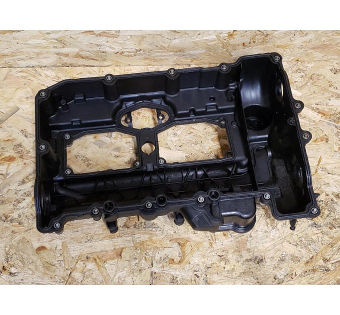 Клапанна кришка BMW F30/F36 2012-2019 3.0D 15265812