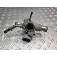 Корпус термостата AT4Z8A586C Lincoln MKS (2008-2016) Корпус термостата AT4Z8A586C Lincoln MKS (2008-2016)