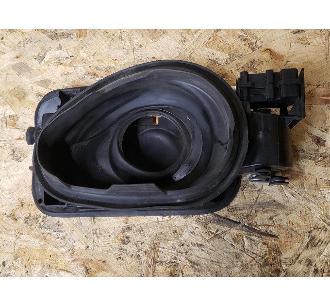 Лючок бензобака +1 корпус BMW 3 F30 4d 2012-2019 51177238100