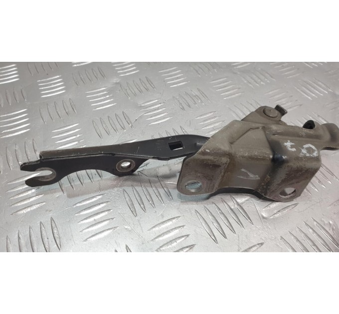 Петля капота ліва MAZDA CX-7 2006-2012 EG2152420A