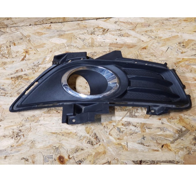 Накладка заглушка туманки протитуманної фари права Ford Fusion mk5 2013-2020 DS7319952