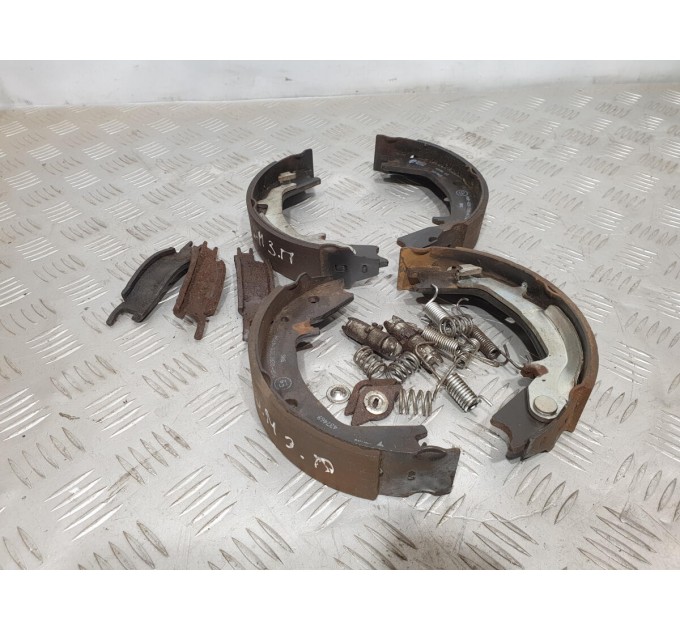 тормозной механизм ручника левый Hyundai TUCSON (2004-2010) 582502E300
