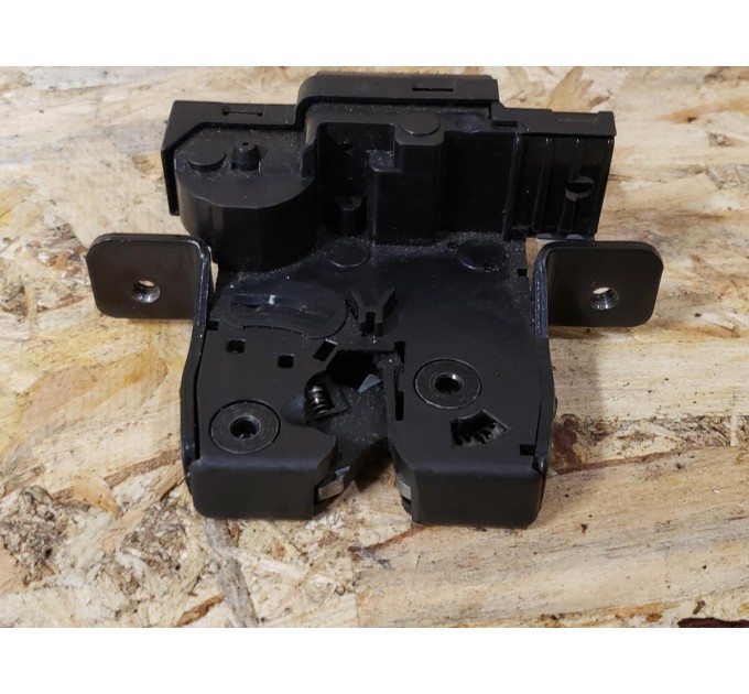 Замок багажника Nissan qashqai j10 2007-2014  90502AV70B