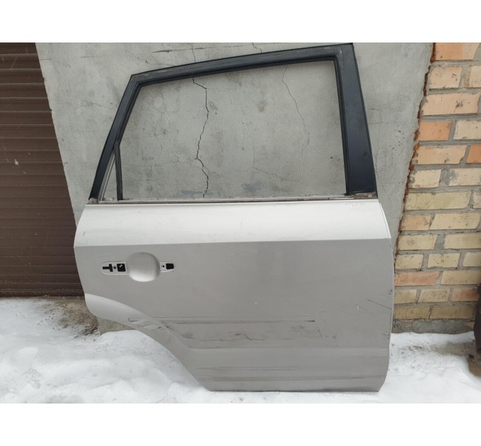 дверь задняя правая  не под накладку Hyundai TUCSON (2004-2010) 770042E020
