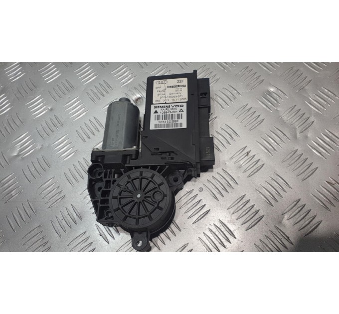 Мотор стеклоподъемника двери передней правой AUDI A4 B6 2001-2004 8E2959802