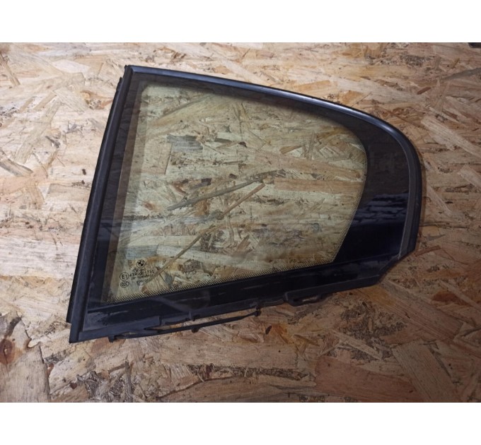 Форточка (глухое стекло) задняя левая  BMW F30 2012-2019 51357269553