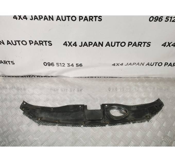 Накладка передней панели радиатора Hyundai Santa-Fe (2006-2012) 863532B000