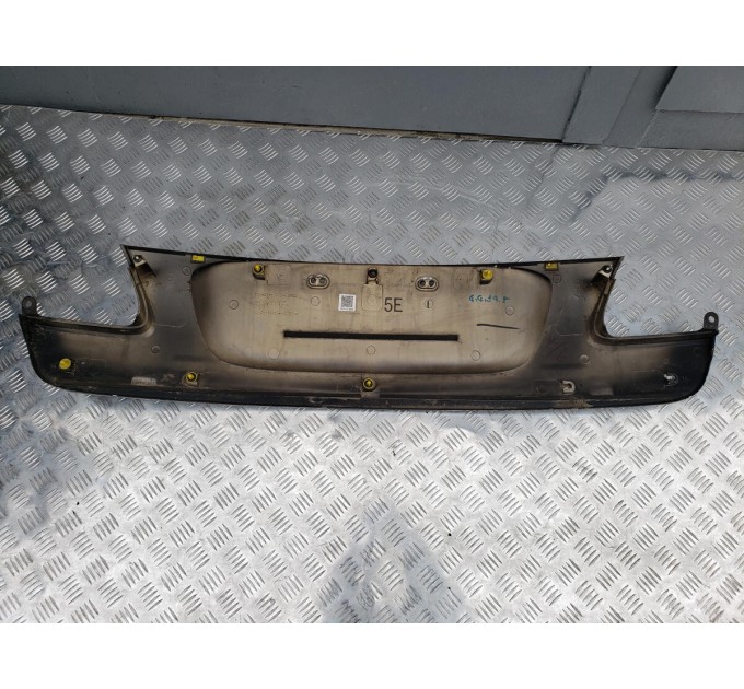 Накладка кришки багажника Lexus GS300 GS350 2005-2011 7680130140