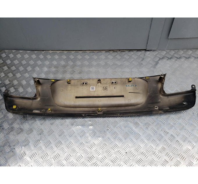 Накладка кришки багажника Lexus GS300 GS350 2005-2011 7680130140