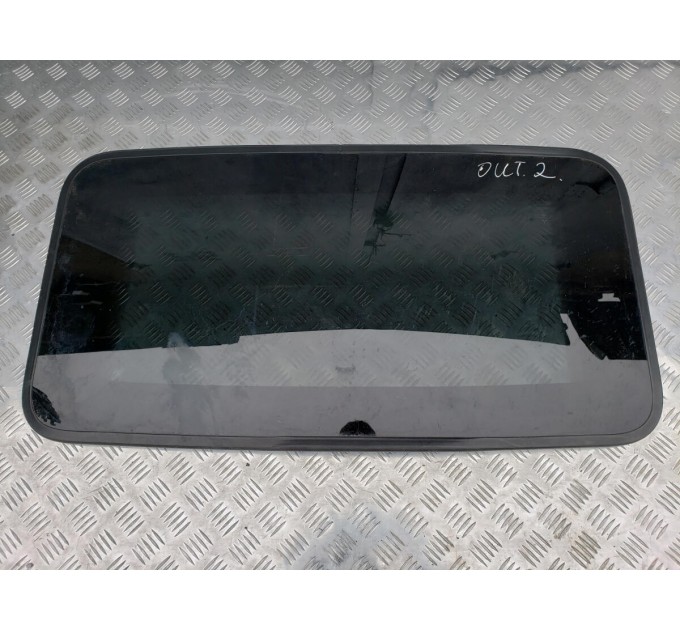 Стекло люка Mitsubishi Outlander 2003-2008 MR573723