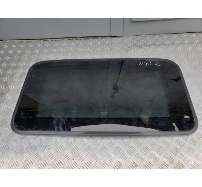 Стекло люка Mitsubishi Outlander 2003-2008 MR573723