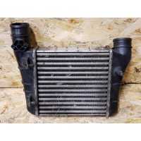 Радиатор интеркуллера Audi A4 (2005-2009) 8E0145805AA