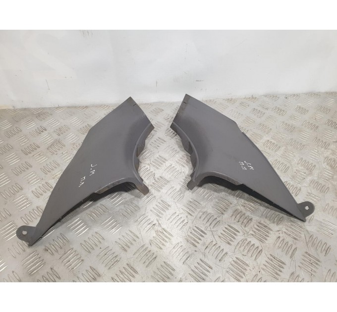 обшивка передньої стійки нижня ліва Hyundai TUCSON (2004-2010) 858262E000U7