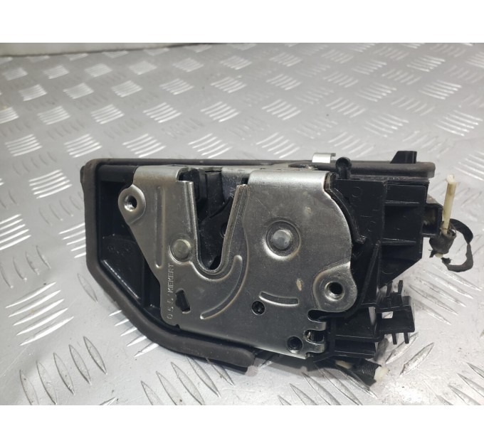 Замок двери зад лев BMW X5 E70 2007-2013 без доводчика 51227202148