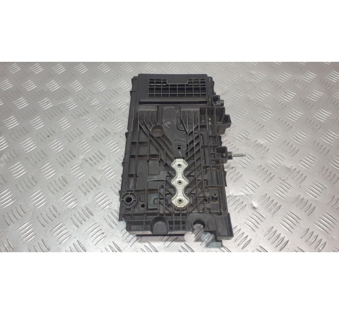Подставка под аккумулятор крепление акб (корпус/подставка Ford Fusion 2012-2018 DG9310723A