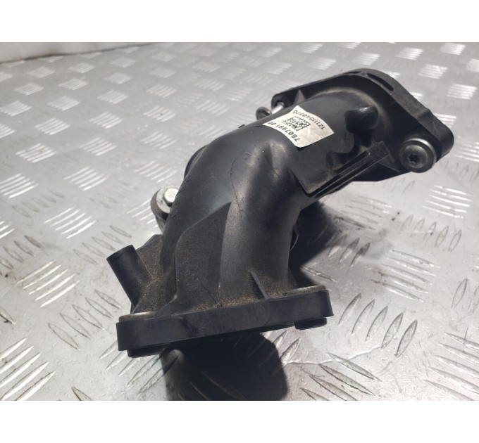 BMW E90 F10 F20 F30 218D 220D 225D 316D 318D 2.0D ТРУБА ПАТРУБОК ПОВІТРЯ 7810765