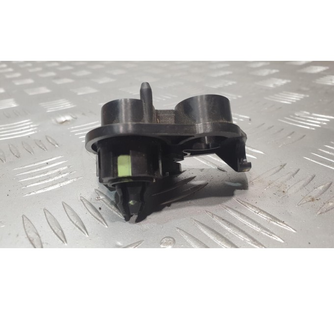 Кронштейн крепления ручки замка капота Hyundai Sonata 2015-2017 811802B000