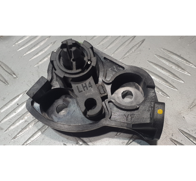 Кронштейн крепления ручки замка капота Hyundai Sonata 2015-2017 811802B000