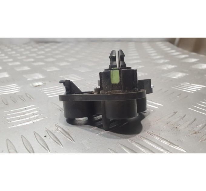 Кронштейн крепления ручки замка капота Hyundai Sonata 2015-2017 811802B000