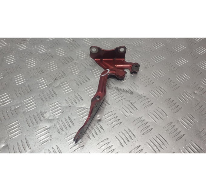 Петля капота ліва Mazda CX-7 2.3 2006-2012 EG2152420C