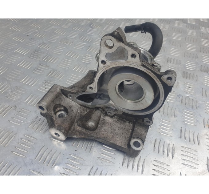 Кронштейн помпы SH01151H Mazda CX-5 KE (2012-2017)