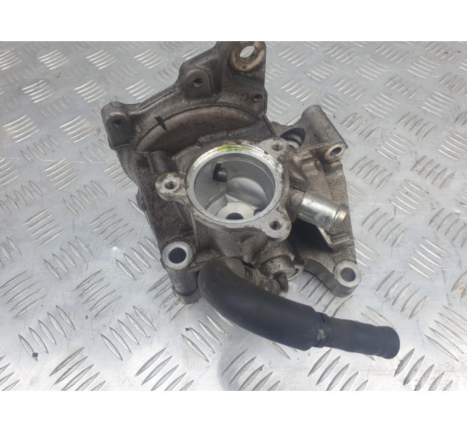 Кронштейн помпы SH01151H Mazda CX-5 KE (2012-2017)