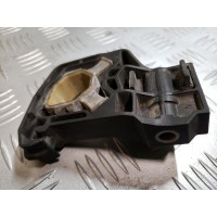 кронштейн радиатора правый BMW 5  F10 (2009 - 2018) 17117575248