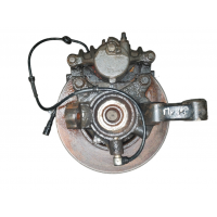 Кулак (цапфа) передий правый в сборе с супортом Land Rover Freelander I 1997-2006 RUB000040