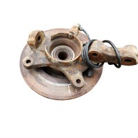 Кулак (цапфа) передий левый Land Rover Freelander I 1997-2006  RUB000050