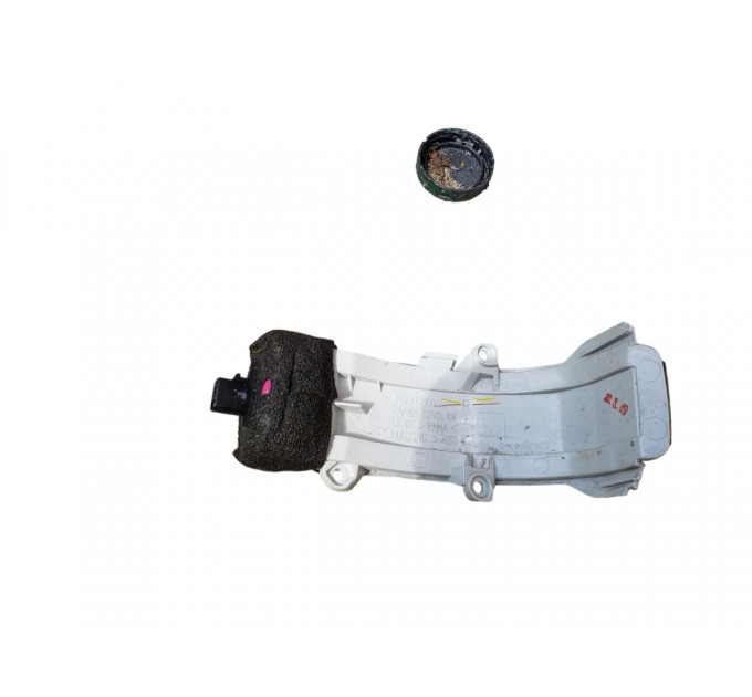 Повторювач повороту в дзеркало Toyota LAND CRUISER PRADO J150 2009 – 2023 8174060090