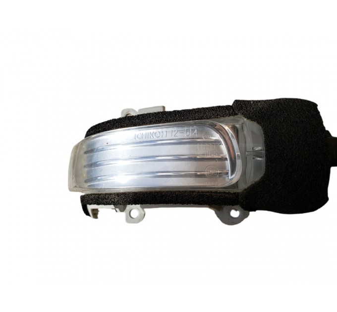 Повторювач повороту в дзеркало Toyota LAND CRUISER PRADO J150 2009 – 2023 8174060090