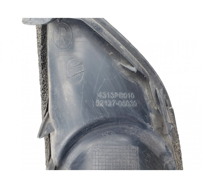 Заглушка фары противотуманной правая Toyota Avensis T25 2003-2009 5212705030