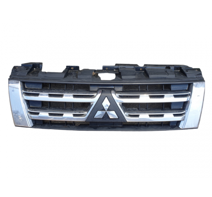 Решітка радіатора (дефект) Mitsubishi Pajero IV 2011-2014 7450A777