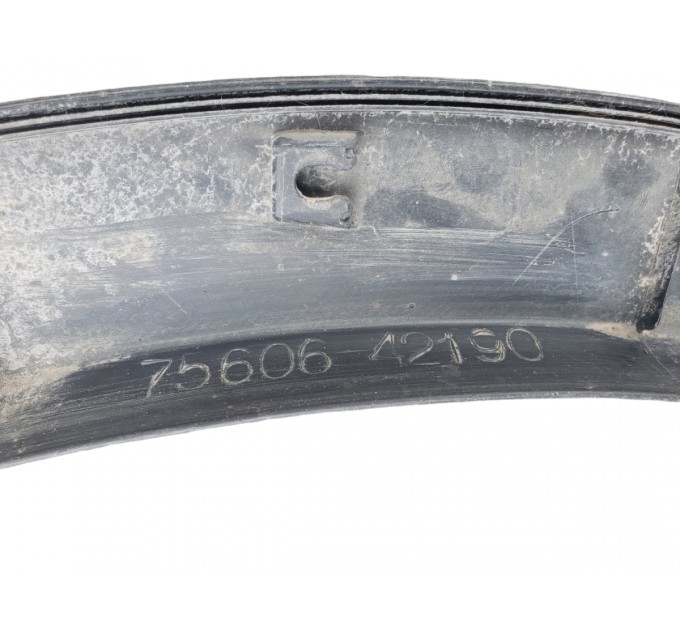 Накладка арки заднего левого крыла Toyota RAV4  2012-2018 7560642190