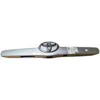 Накладка крышки багажника Toyota Camry v40 2006-2011 7680106120