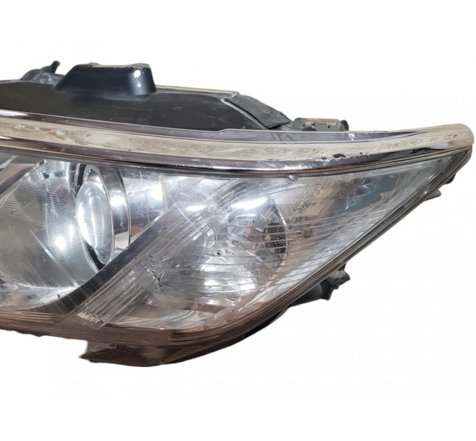 Фара ліва дефект Toyota Camry v55 2014-2017 8118533800