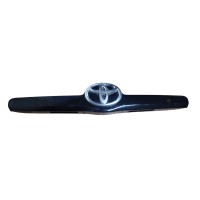 накладка крышки багажника эмблема Toyota Camry V40 2006-2011 7681133901