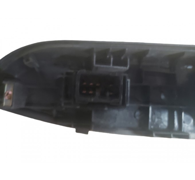 Передняя правая накладка с кнопкой стеклоподёмника Hyundai Getz 2002-2009  935801C000BJ