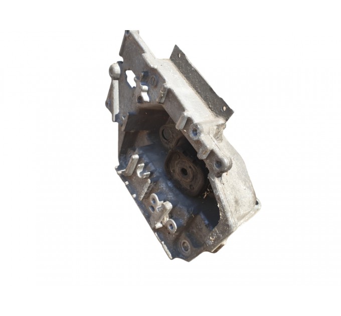 Кронштейн подушки двигателя задний AT Nissan Tiida C11 2004-2015 11254CH000