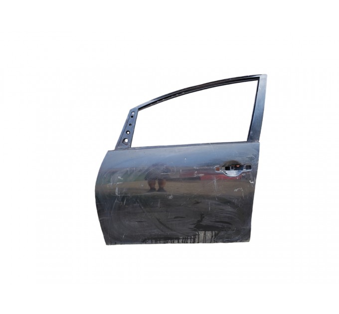 дверь передня левая Mitsubishi GRANDIS 2004 - 2010 5700A035