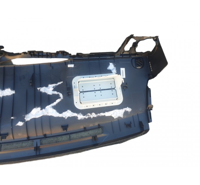 Панель торпедо Toyota Yaris III 2011-2020 556060D050