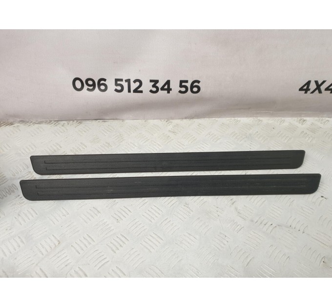 накладка порога внешняя передняя левая Mazda 6 GH 2.2D (2006-2012) GS1D687F0A02